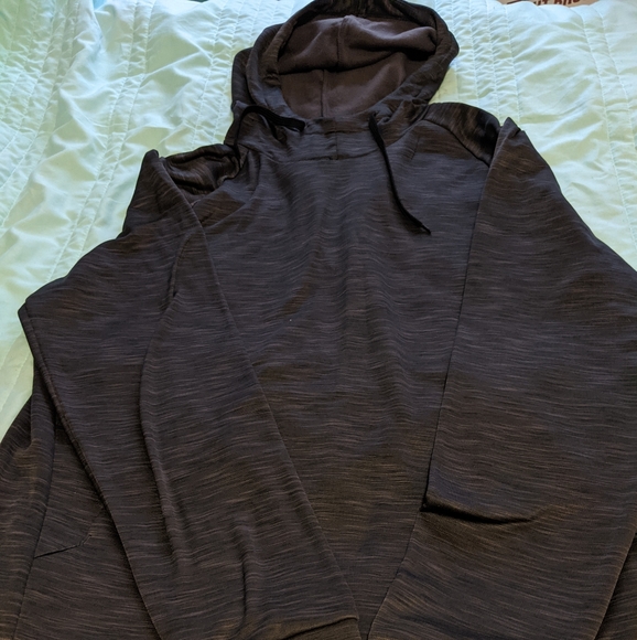 Pull over Hoodie - Picture 2 of 4